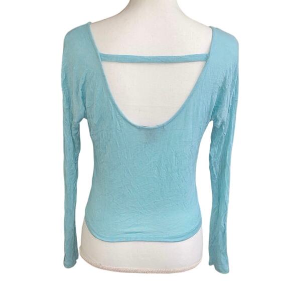 Light Blue Lightweight Long Sleeve Crop Top American Dream Size Small Cutout - Picture 1 of 7